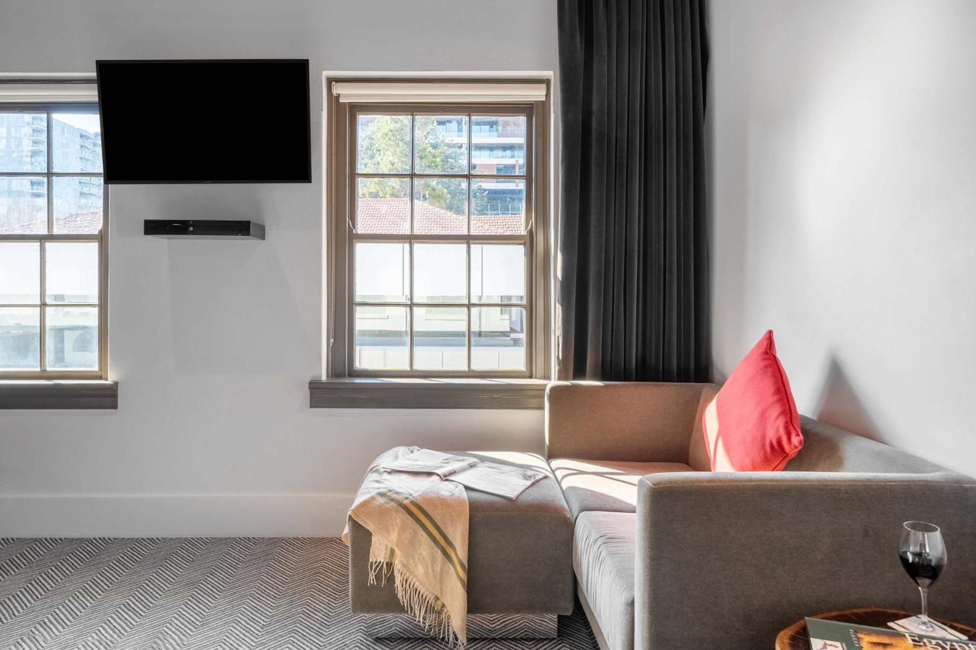Peppers Gallery Hotel Canberra Extérieur photo