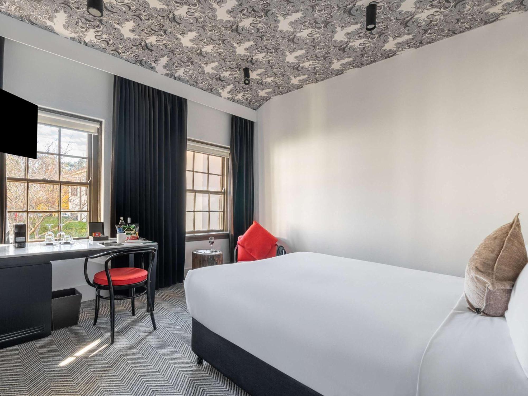 Peppers Gallery Hotel Canberra Extérieur photo